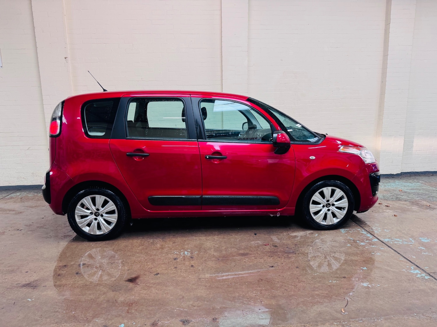 Used Citroen C3 Picasso 2014 for sale - 77896176: Photo 4