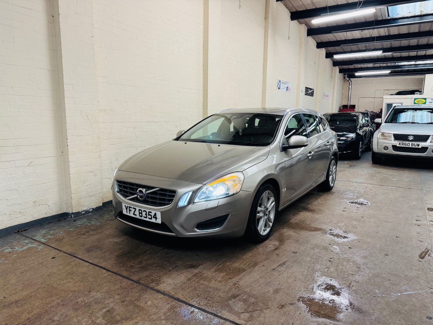 Used Volvo V60 2012 for sale - 76588894: Photo 1