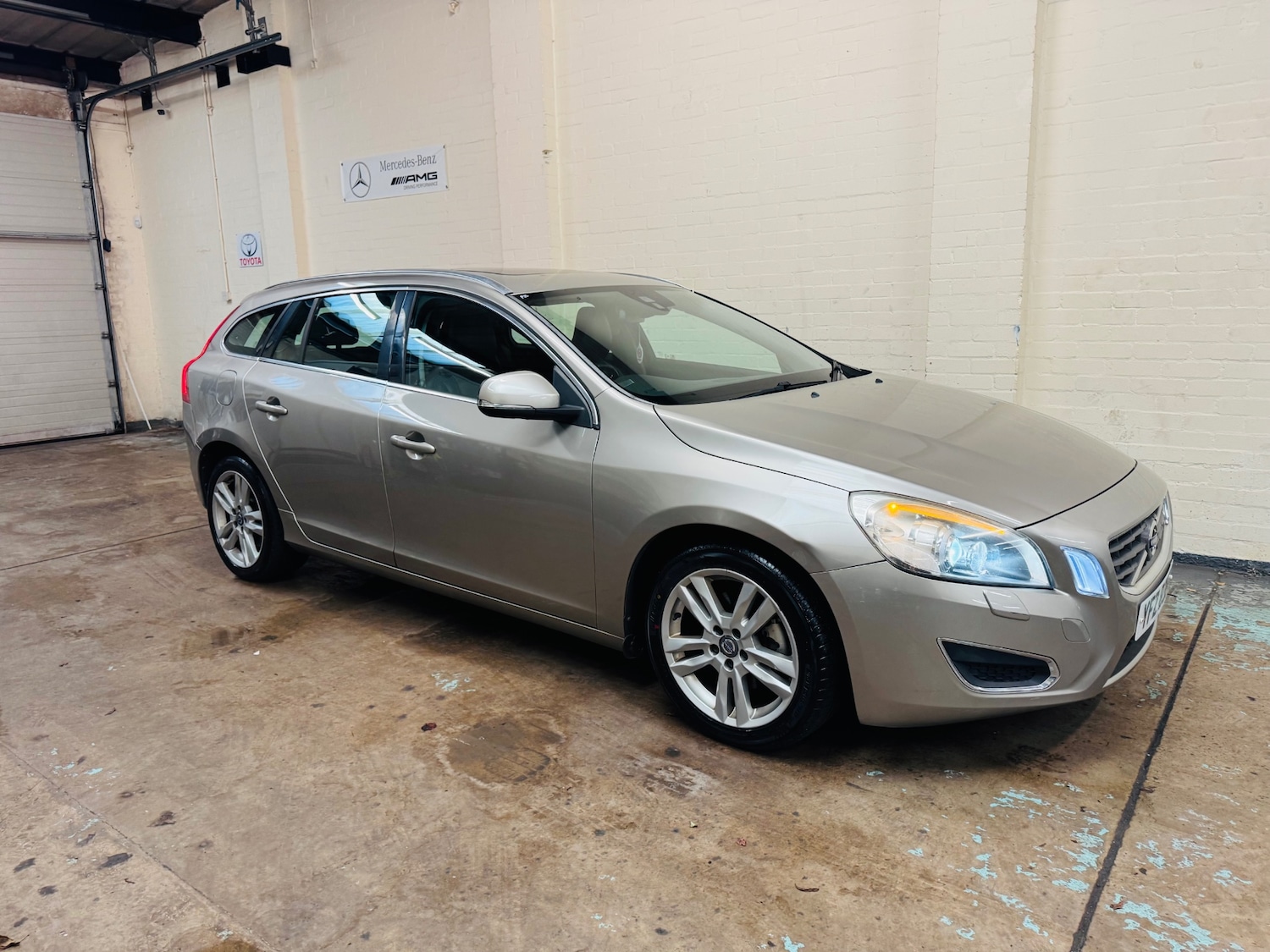 Used Volvo V60 2012 for sale - 76588894: Photo 10