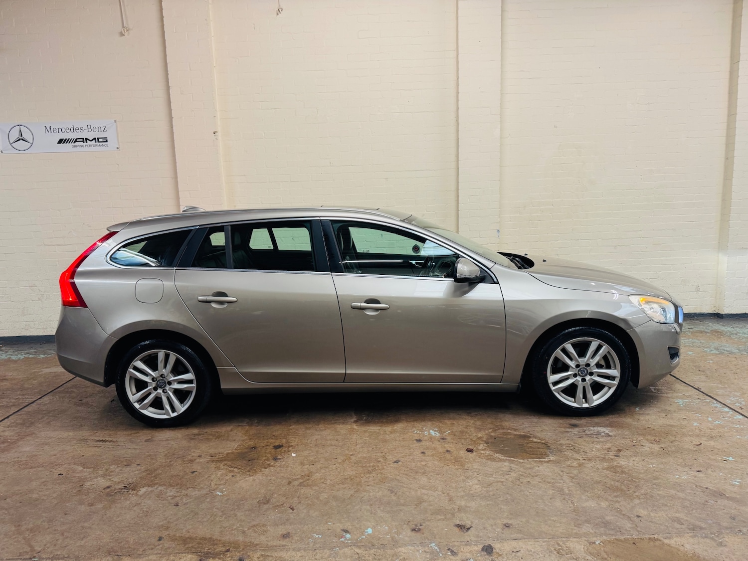 Used Volvo V60 2012 for sale - 76588894: Photo 11