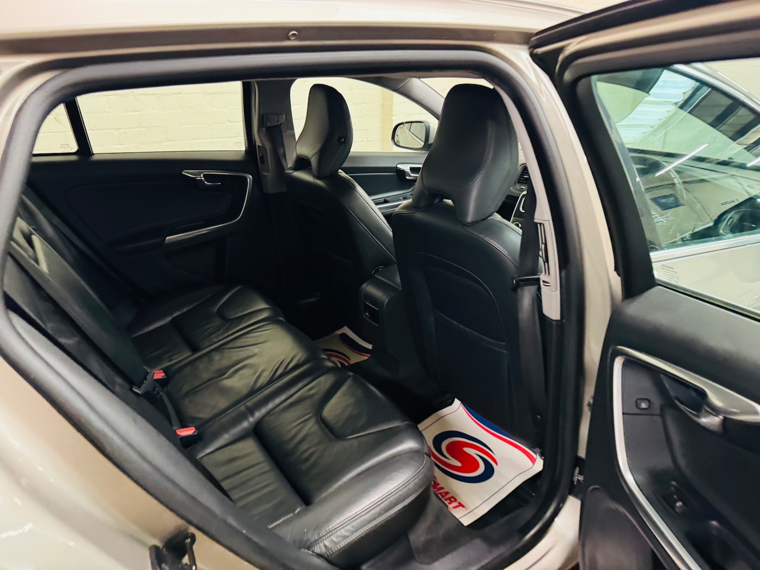 Used Volvo V60 2012 for sale - 76588894: Photo 22