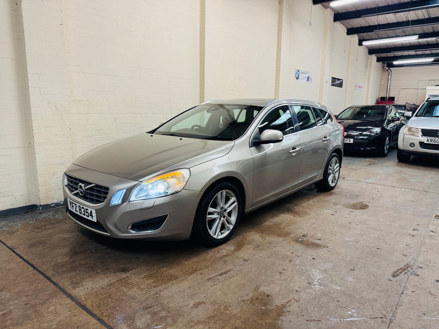 Used Volvo V60 2012 for sale - 76588894: Photo 3