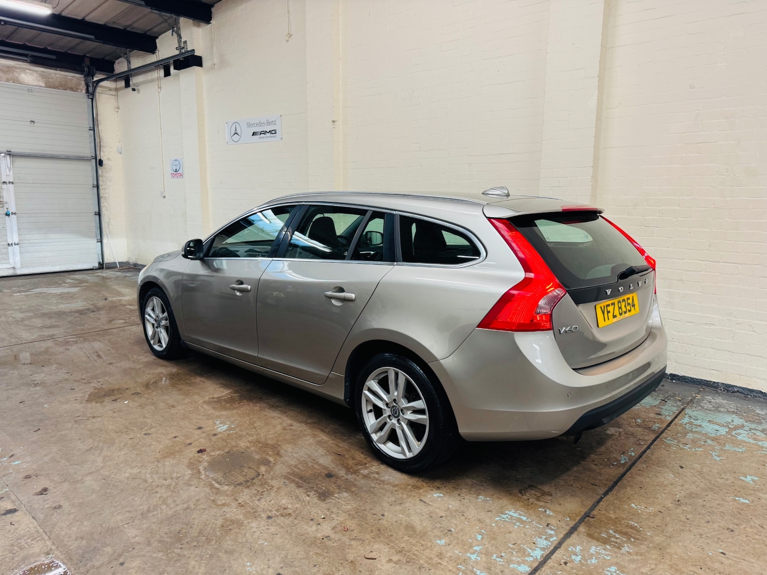 Used Volvo V60 2012 for sale - 76588894: Photo 6