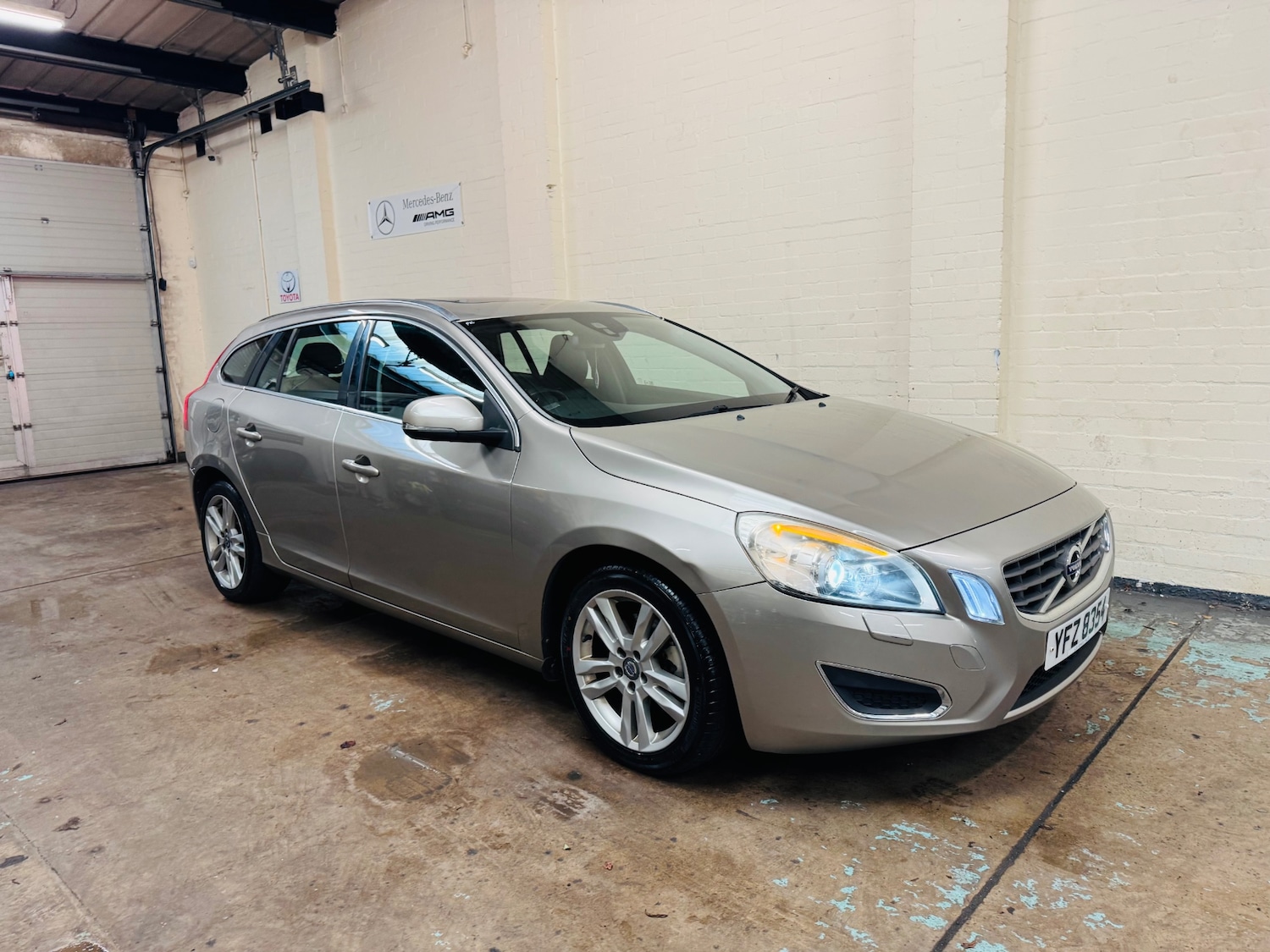Used Volvo V60 2012 for sale - 76588894: Photo 9