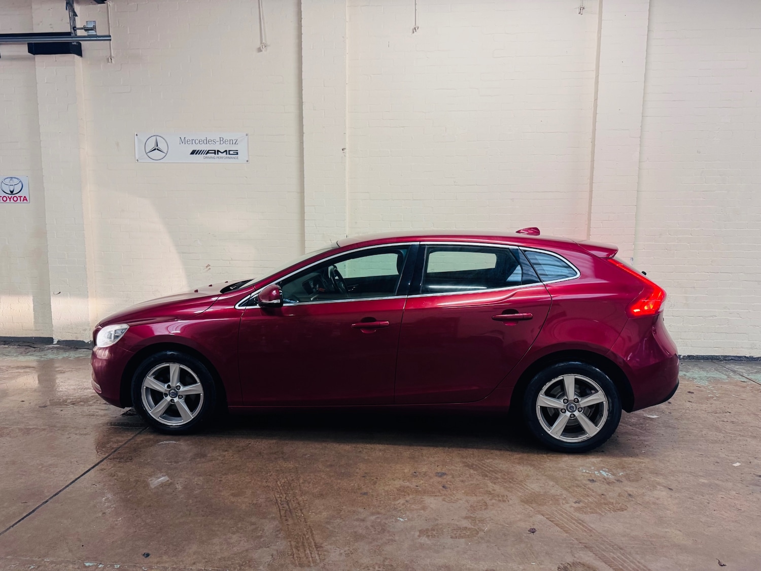 Used Volvo V40 2013 for sale - 77137052: Photo 13