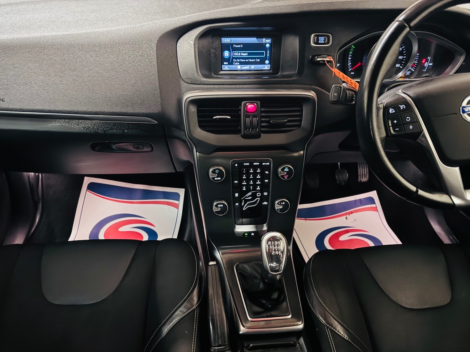 Used Volvo V40 2013 for sale - 77137052: Photo 17