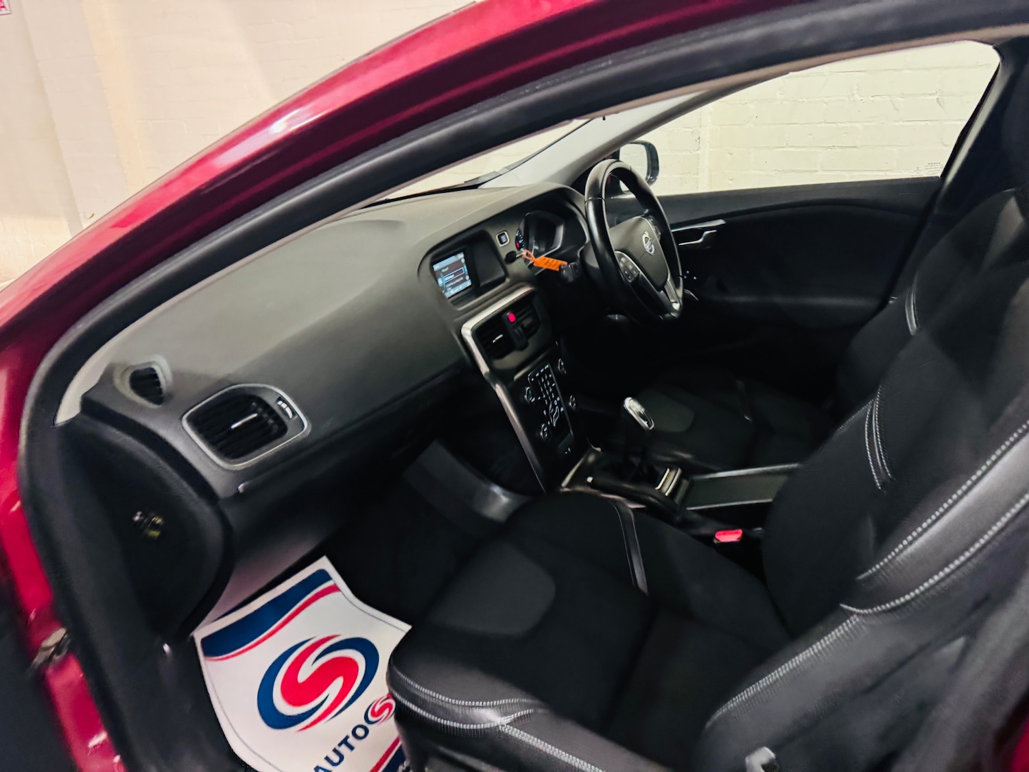 Used Volvo V40 2013 for sale - 77137052: Photo 19