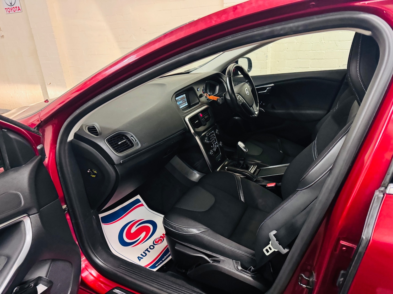 Used Volvo V40 2013 for sale - 77137052: Photo 20