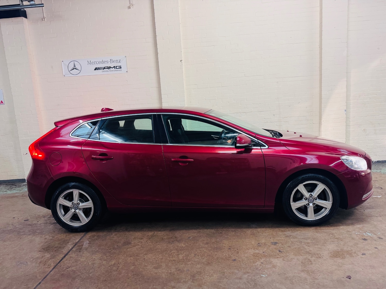 Used Volvo V40 2013 for sale - 77137052: Photo 5