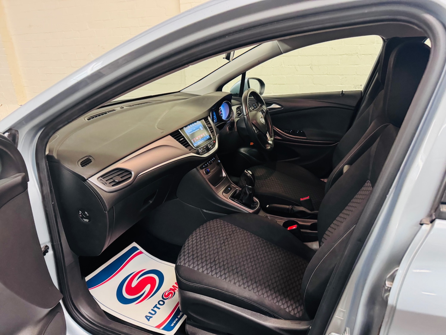 Used Vauxhall Astra 2017 for sale - 77208607: Photo 25