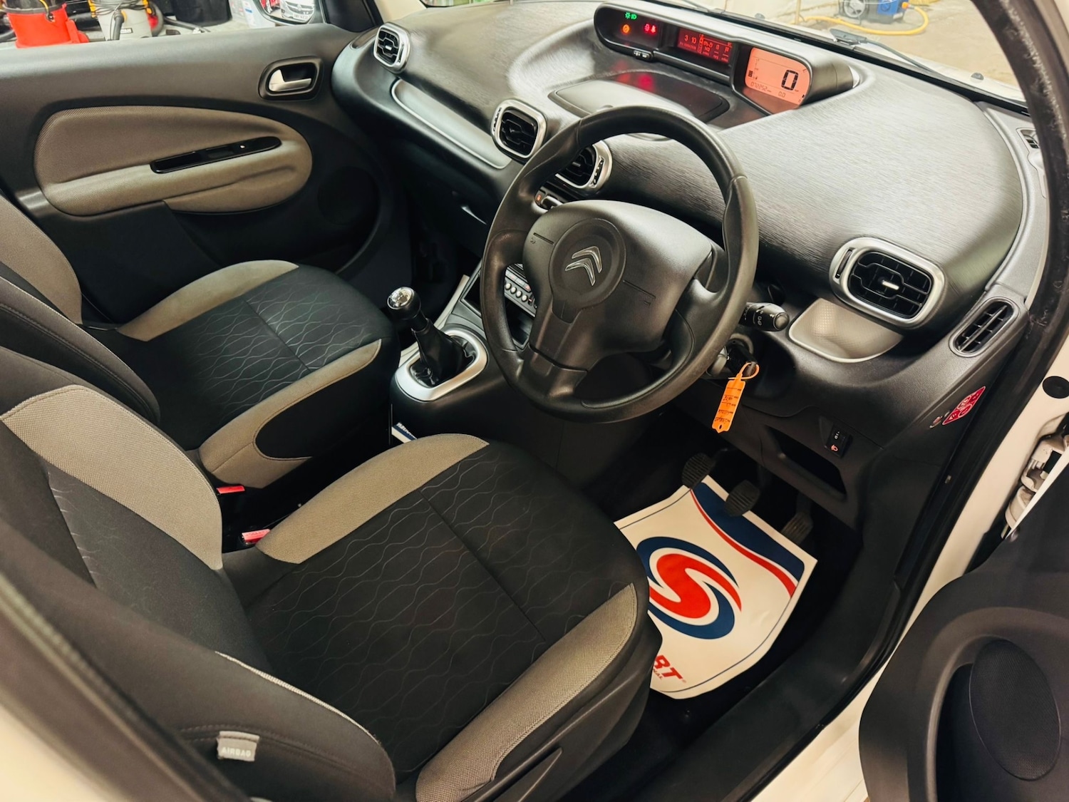 Used Citroen C3 Picasso 2015 for sale - 78202497: Photo 15