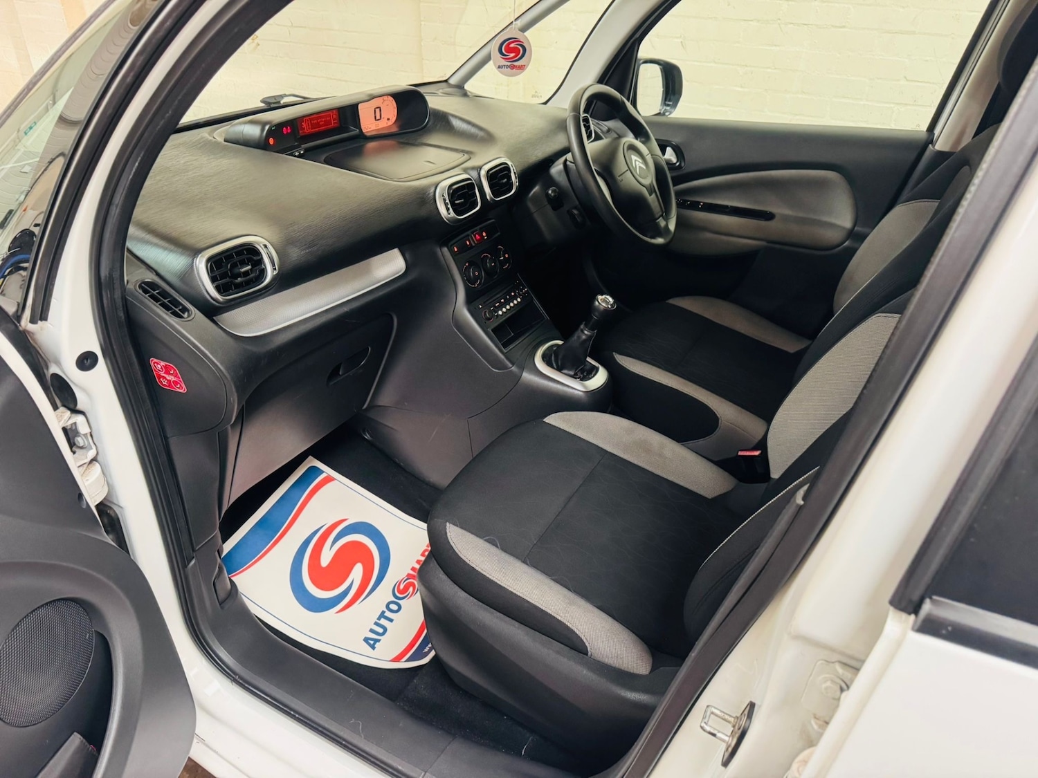 Used Citroen C3 Picasso 2015 for sale - 78202497: Photo 20