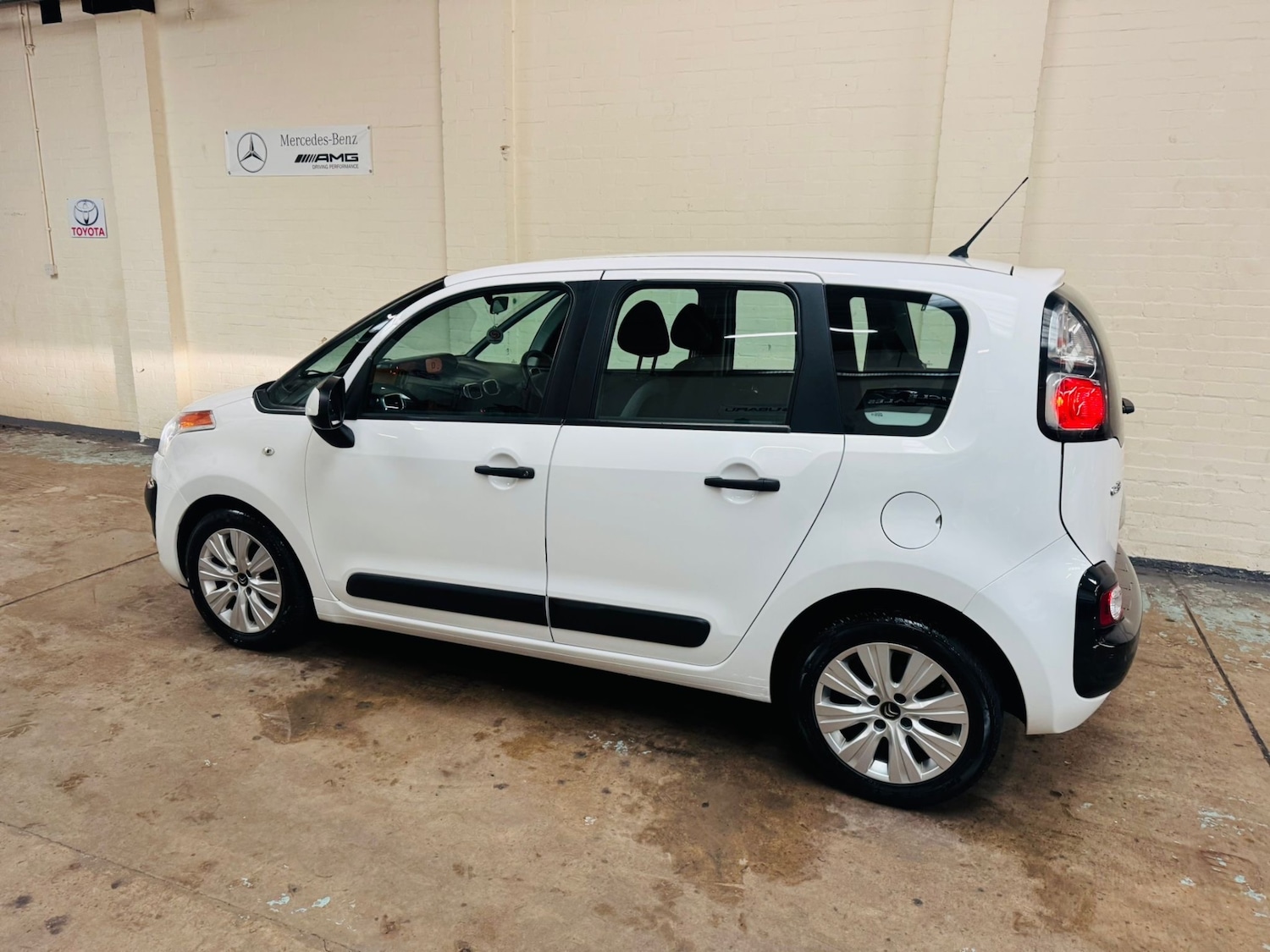 Used Citroen C3 Picasso 2015 for sale - 78202497: Photo 3