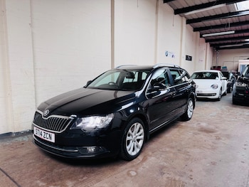 Used Skoda Superb 2014 for sale - 77946196: Photo