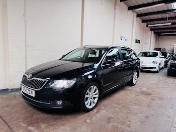 Used Skoda Superb 2014 for sale - 77946196: Photo