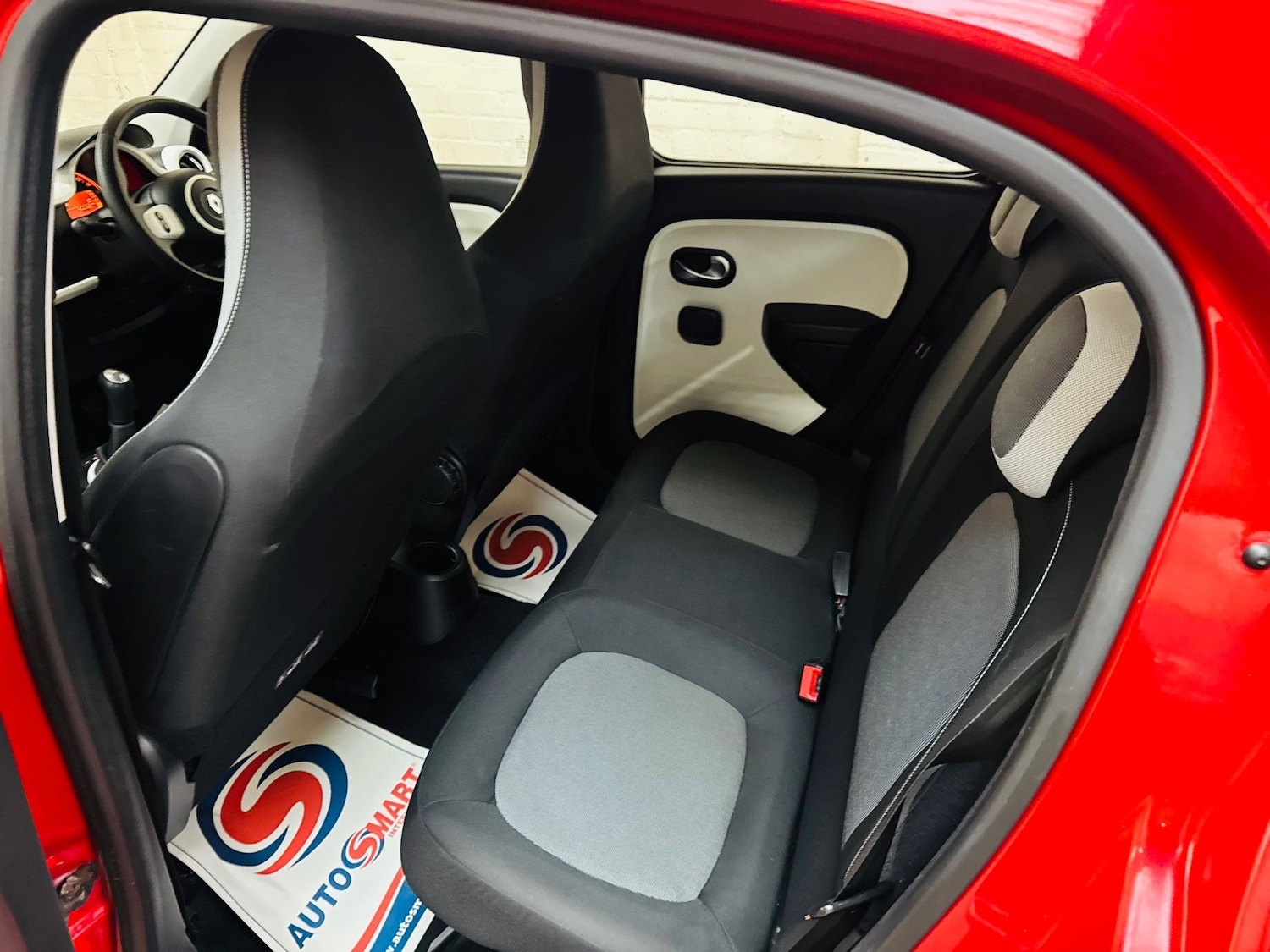 Used Renault Twingo 2015 for sale - 77801909: Photo 23