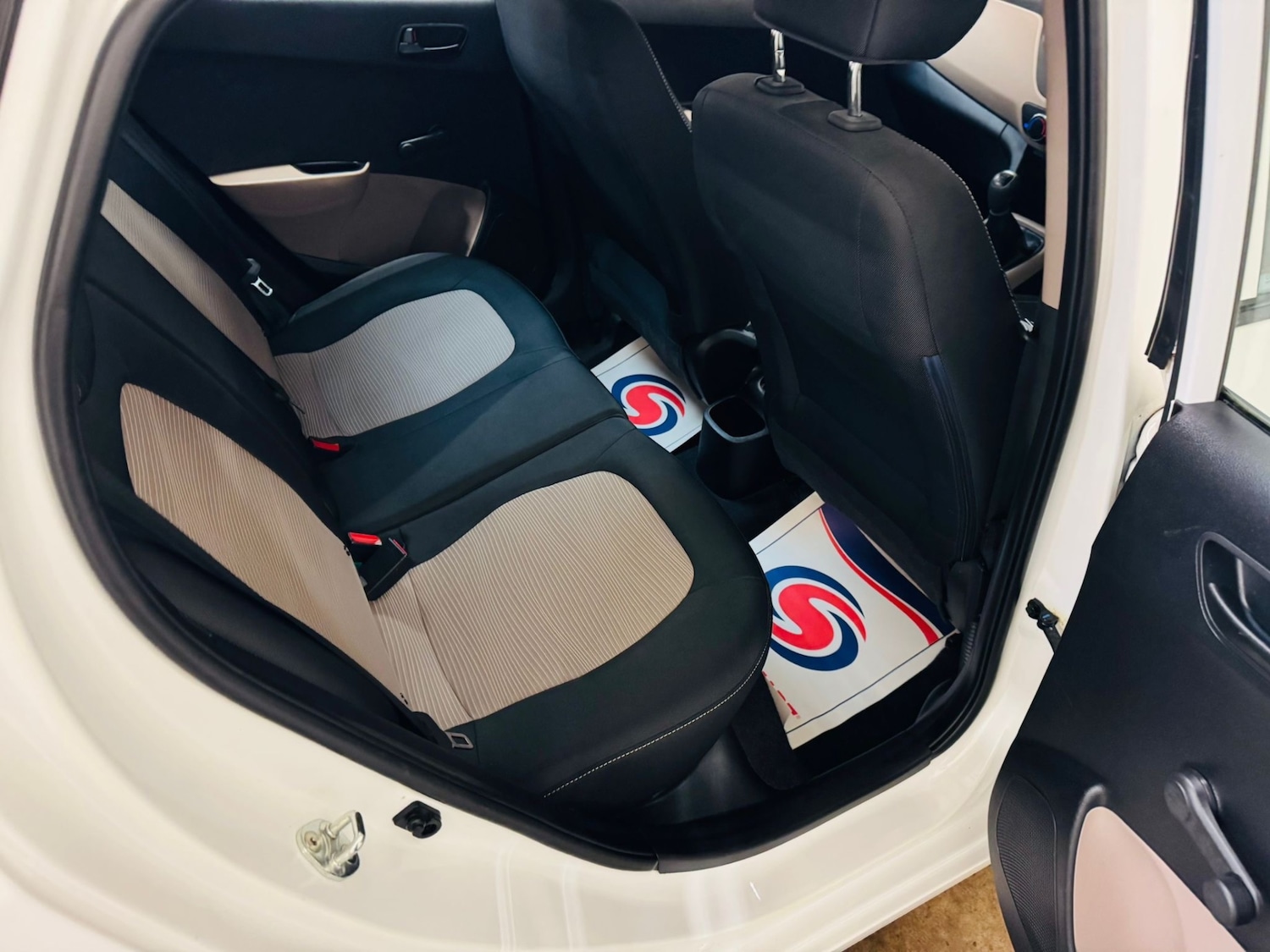 Used Hyundai i10 2016 for sale - 76450008: Photo 15