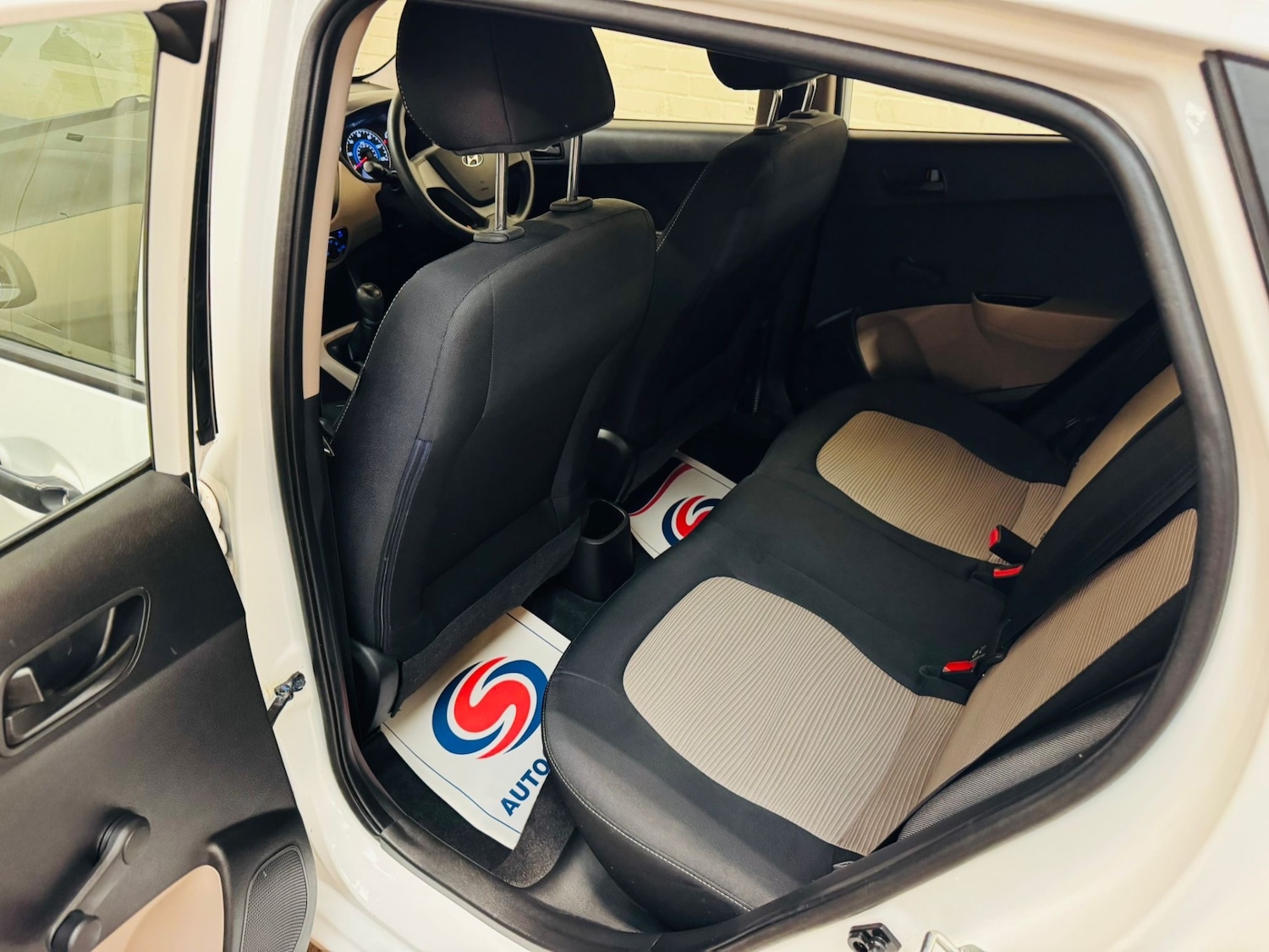 Used Hyundai i10 2016 for sale - 76450008: Photo 18