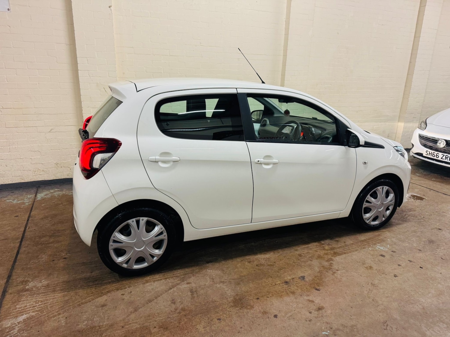 Used Peugeot 108 2016 for sale - 77601994: Photo 9
