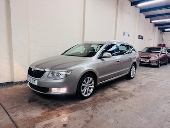 Used Skoda Superb 2011 for sale - 77548610: Photo