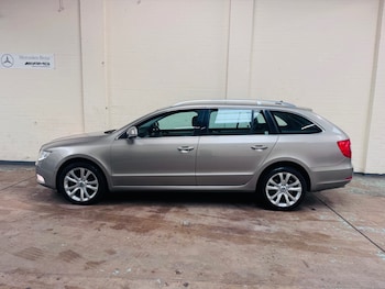 Used Skoda Superb 2011 for sale - 77548610: Photo