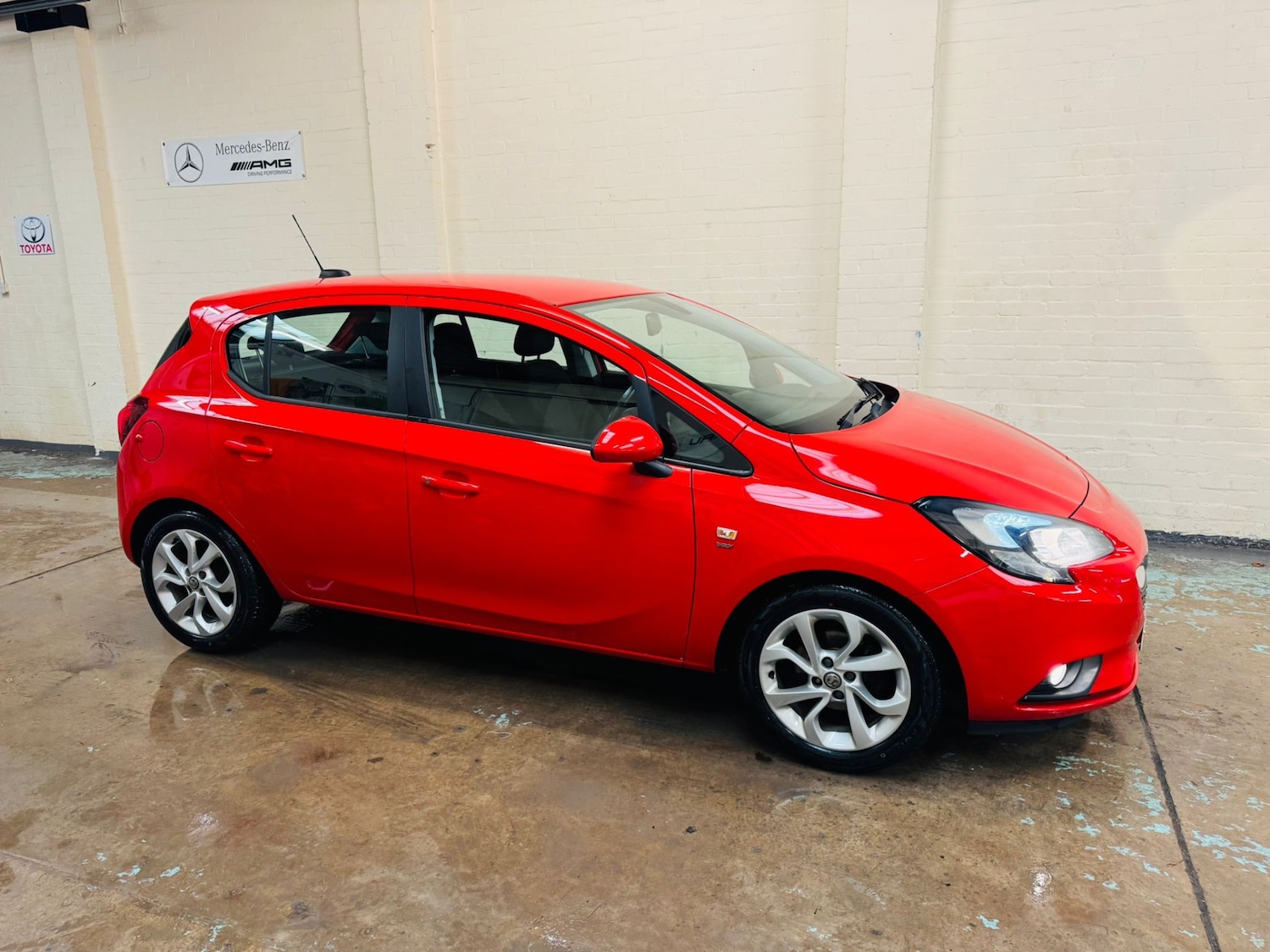 Used Vauxhall Corsa 2016 for sale - 77902609: Photo 2