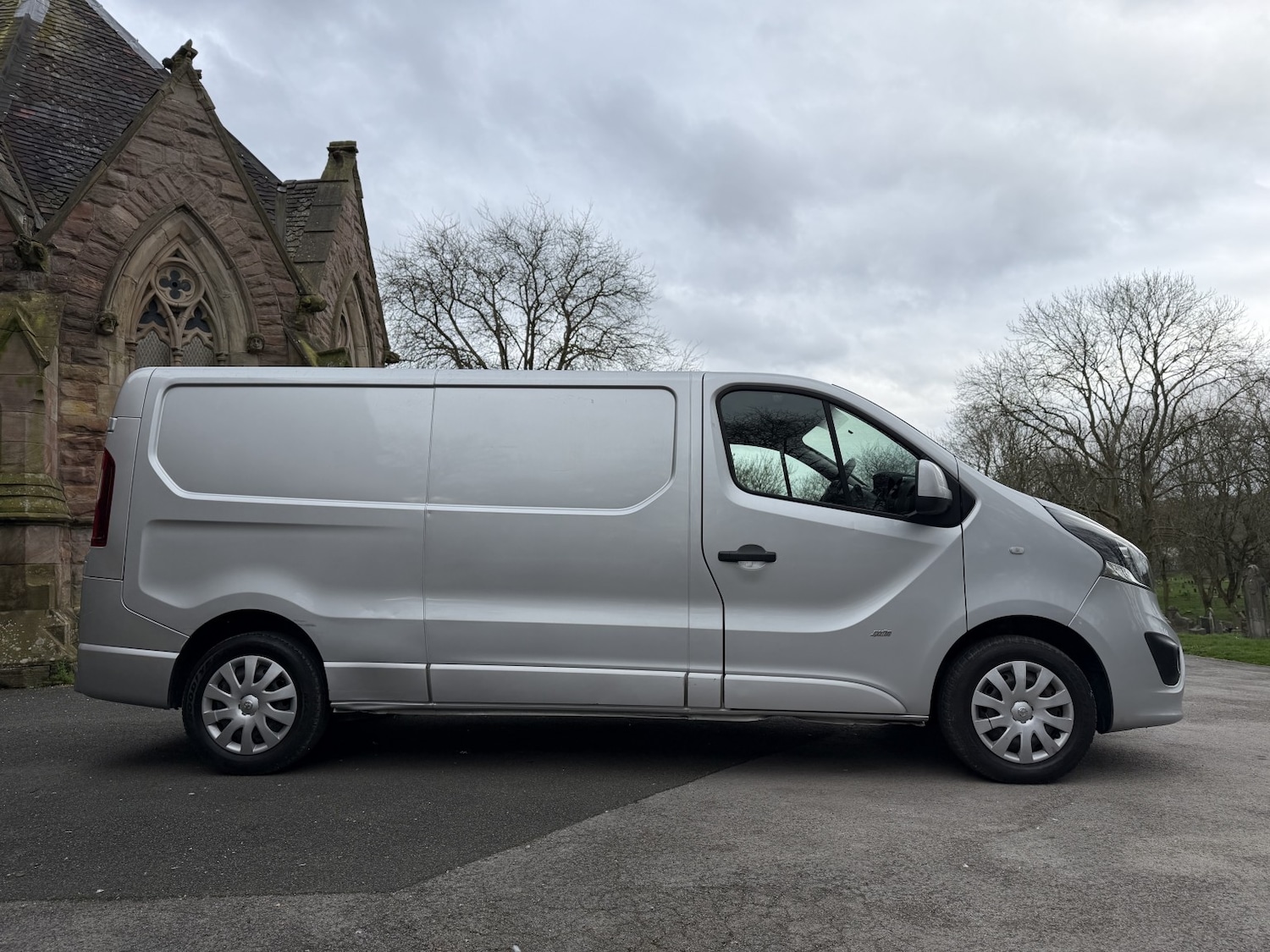 Used Vauxhall Vivaro 2017 for sale - 77997276: Photo 3