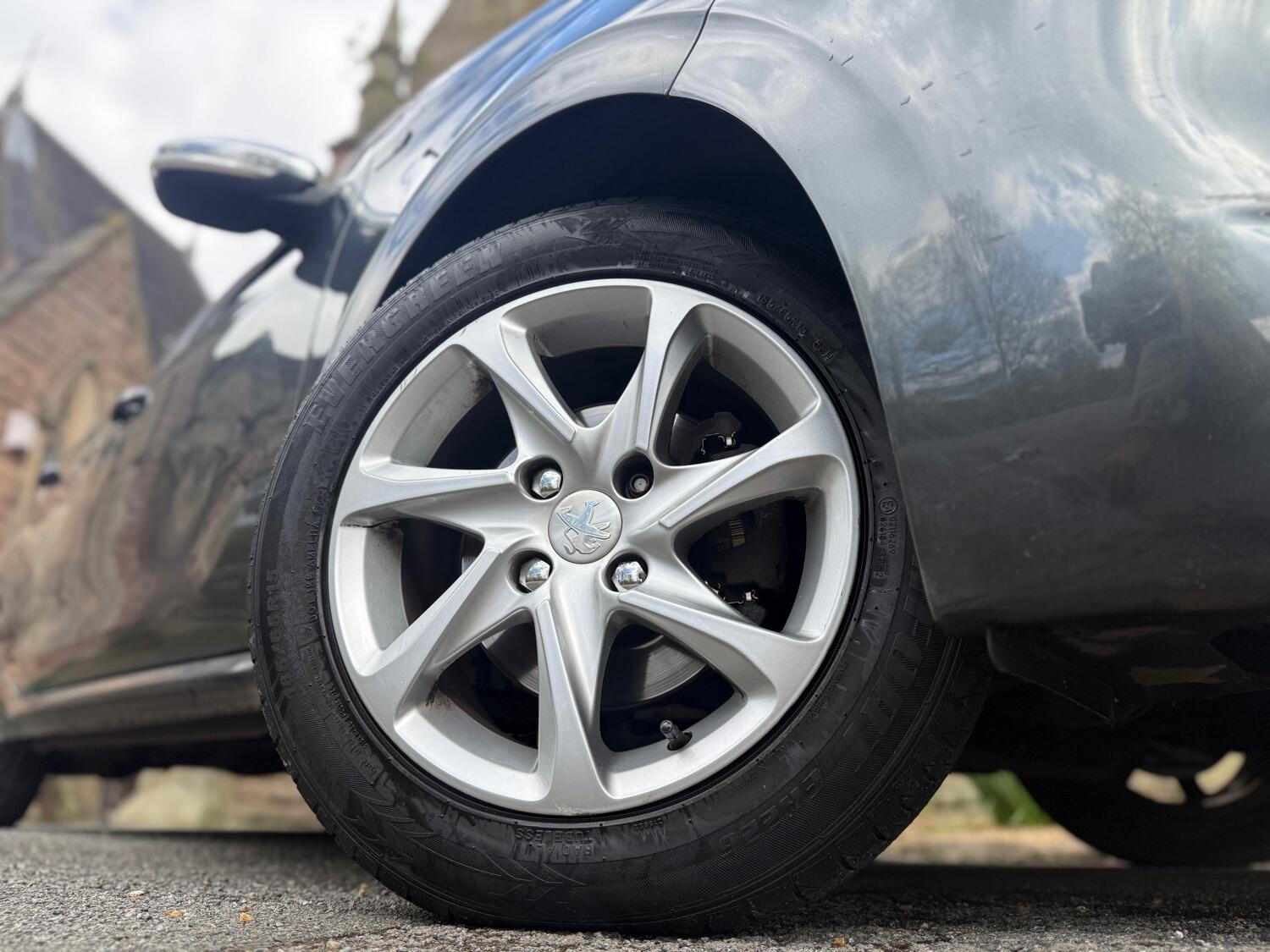 Used Peugeot 208 2015 for sale - 77080745: Photo 10