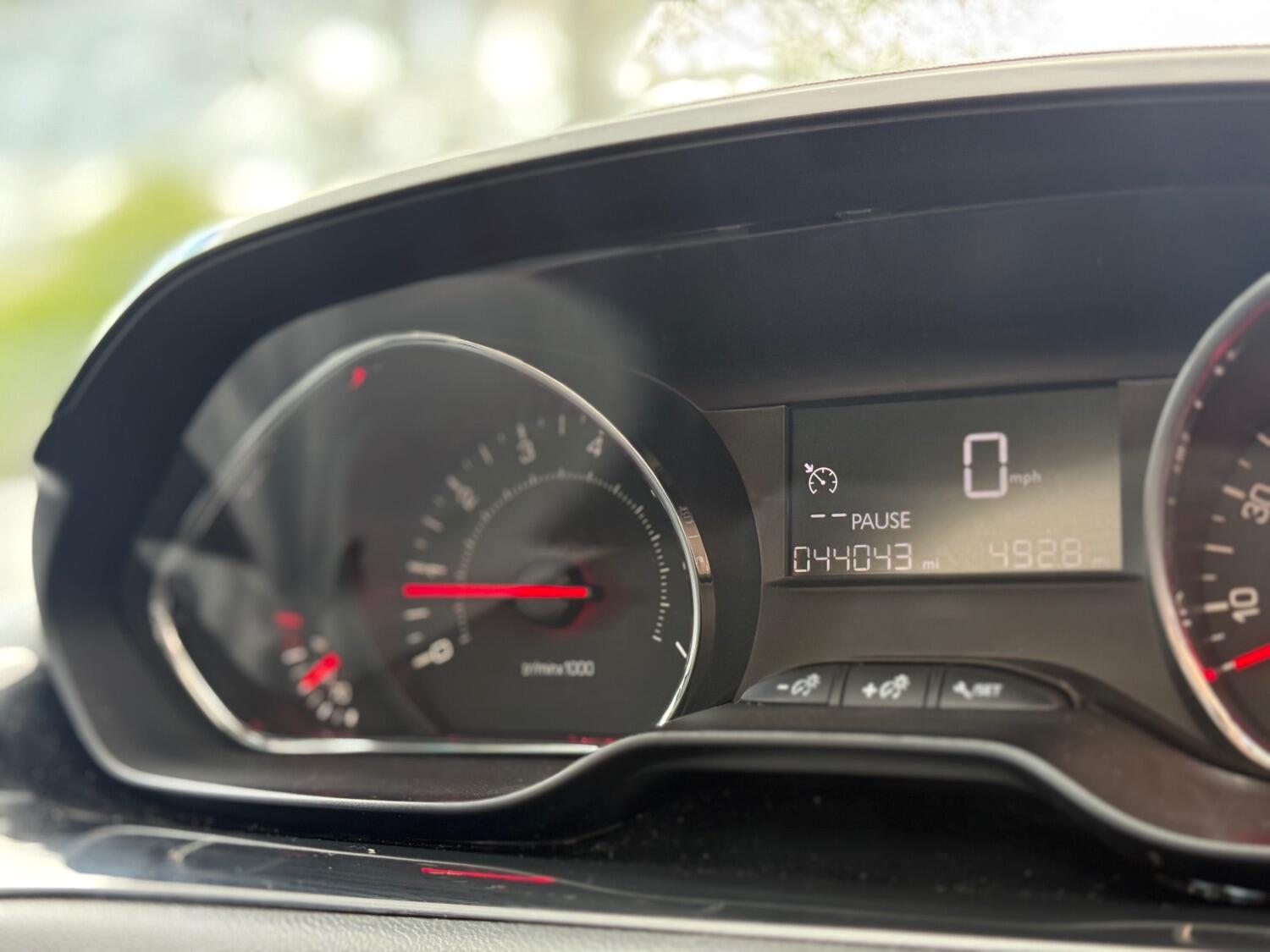 Used Peugeot 208 2015 for sale - 77080745: Photo 17