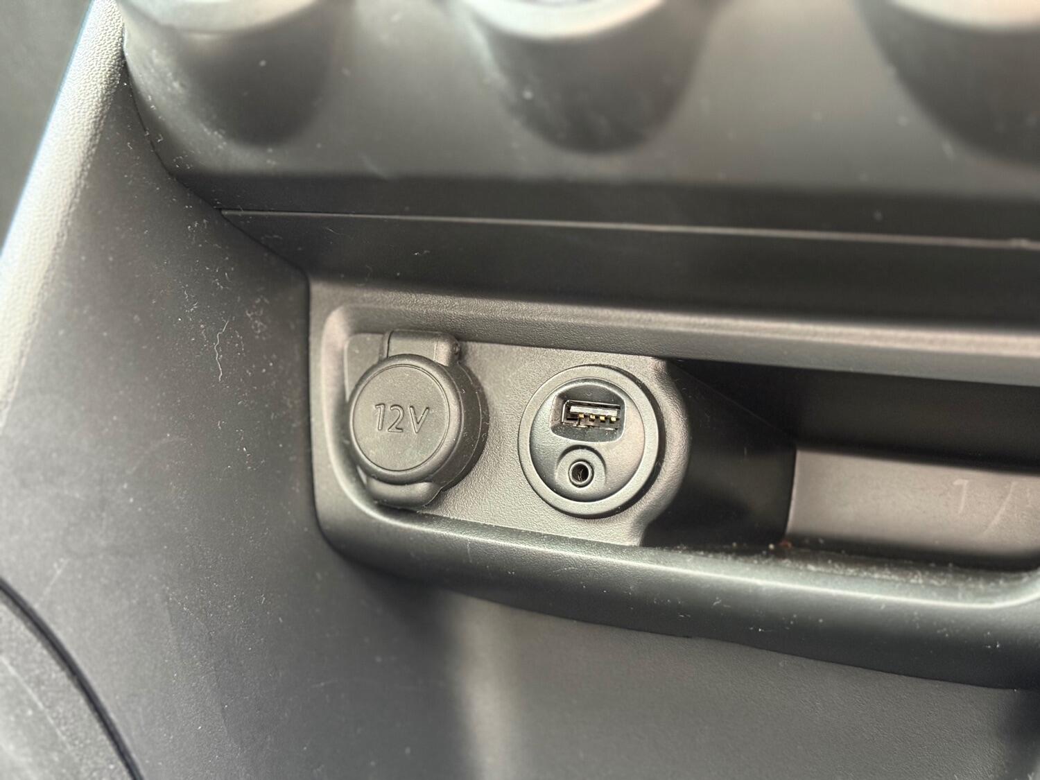 Used Peugeot 208 2015 for sale - 77080745: Photo 21