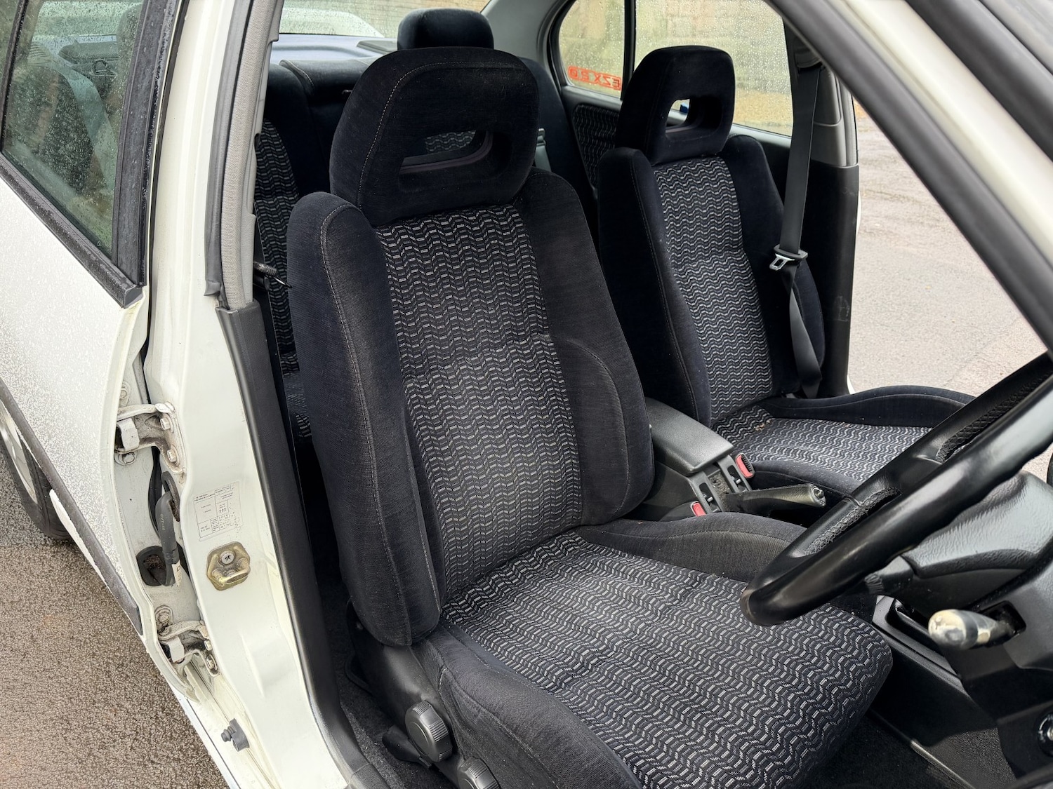 Used Nissan Primera 1990 for sale - 77350136: Photo 24