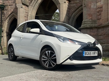 2015 - 1.0 VVT-i X-Play 3dr