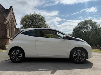 Used Toyota AYGO 2015 for sale - 76030778: Photo