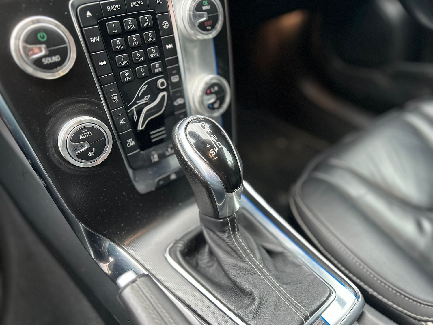 Used Volvo V40 2026 for sale - 78143753: Photo 11