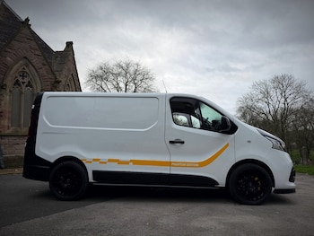 Used Renault Trafic 2018 for sale - 77822320: Photo