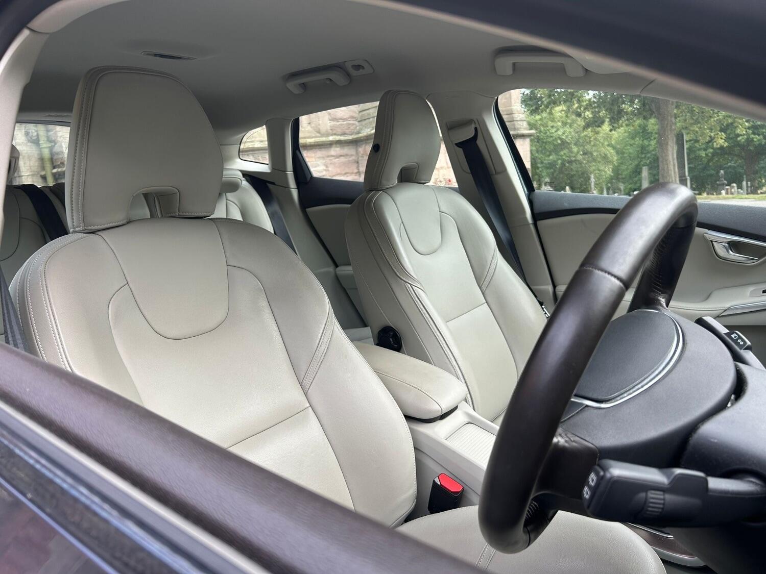 Used Volvo V40 Cross Country 2025 for sale - 76380336: Photo 11