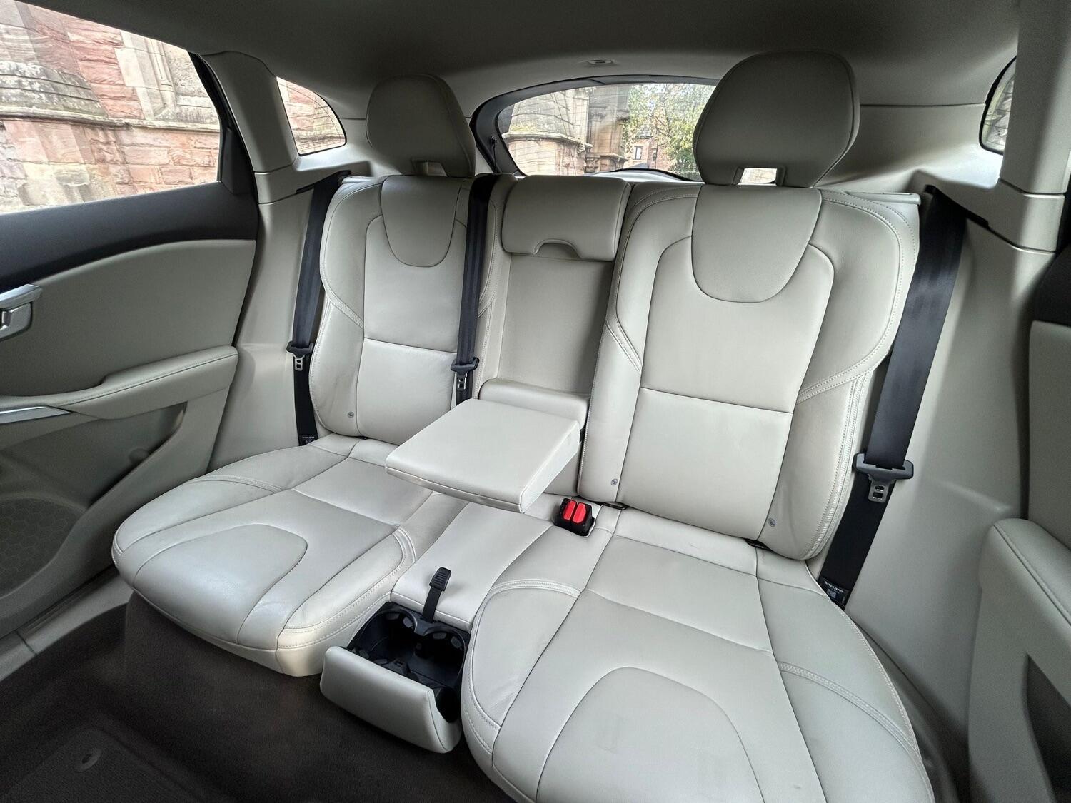 Used Volvo V40 Cross Country 2025 for sale - 76380336: Photo 12