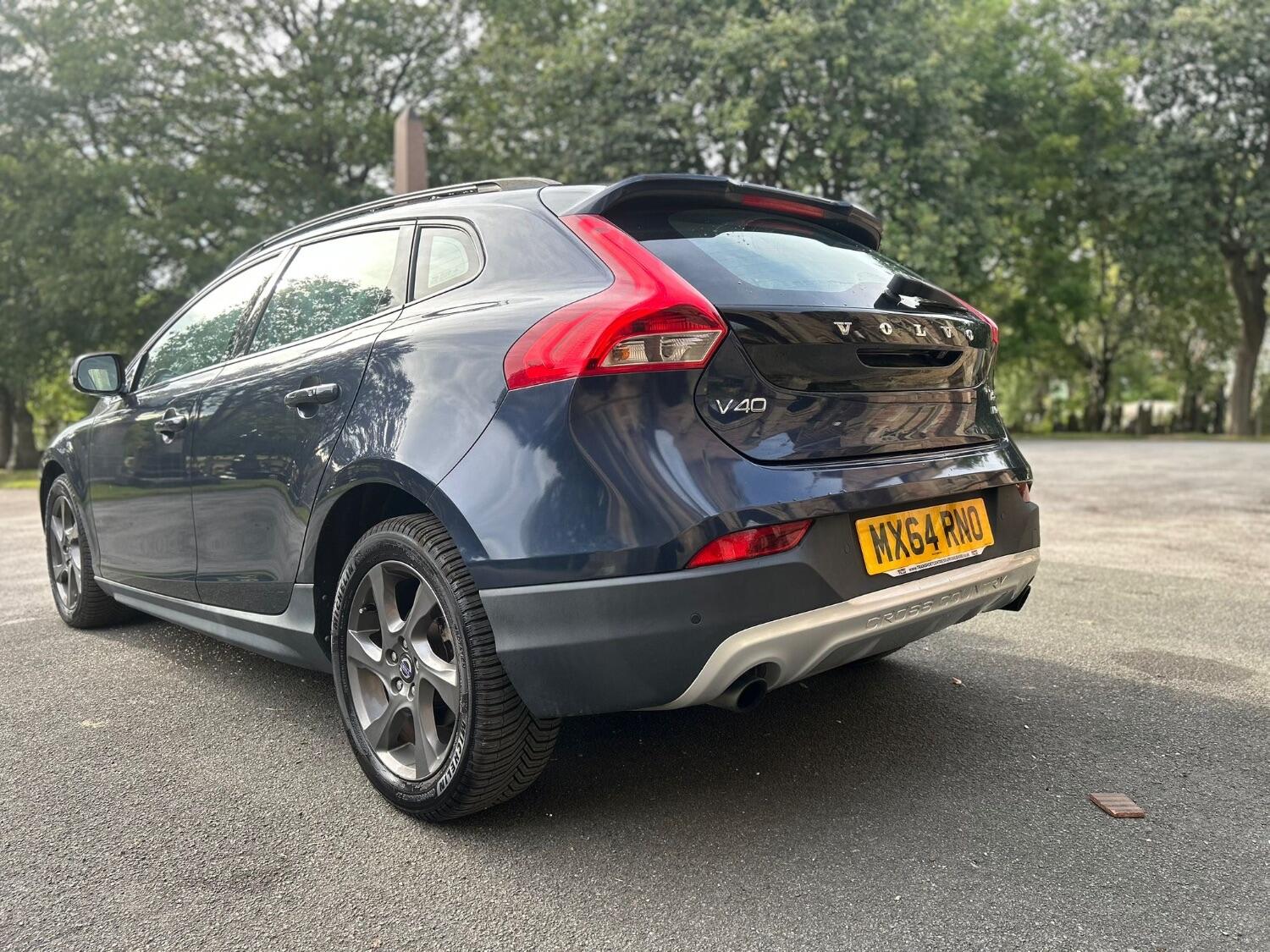 Used Volvo V40 Cross Country 2025 for sale - 76380336: Photo 5