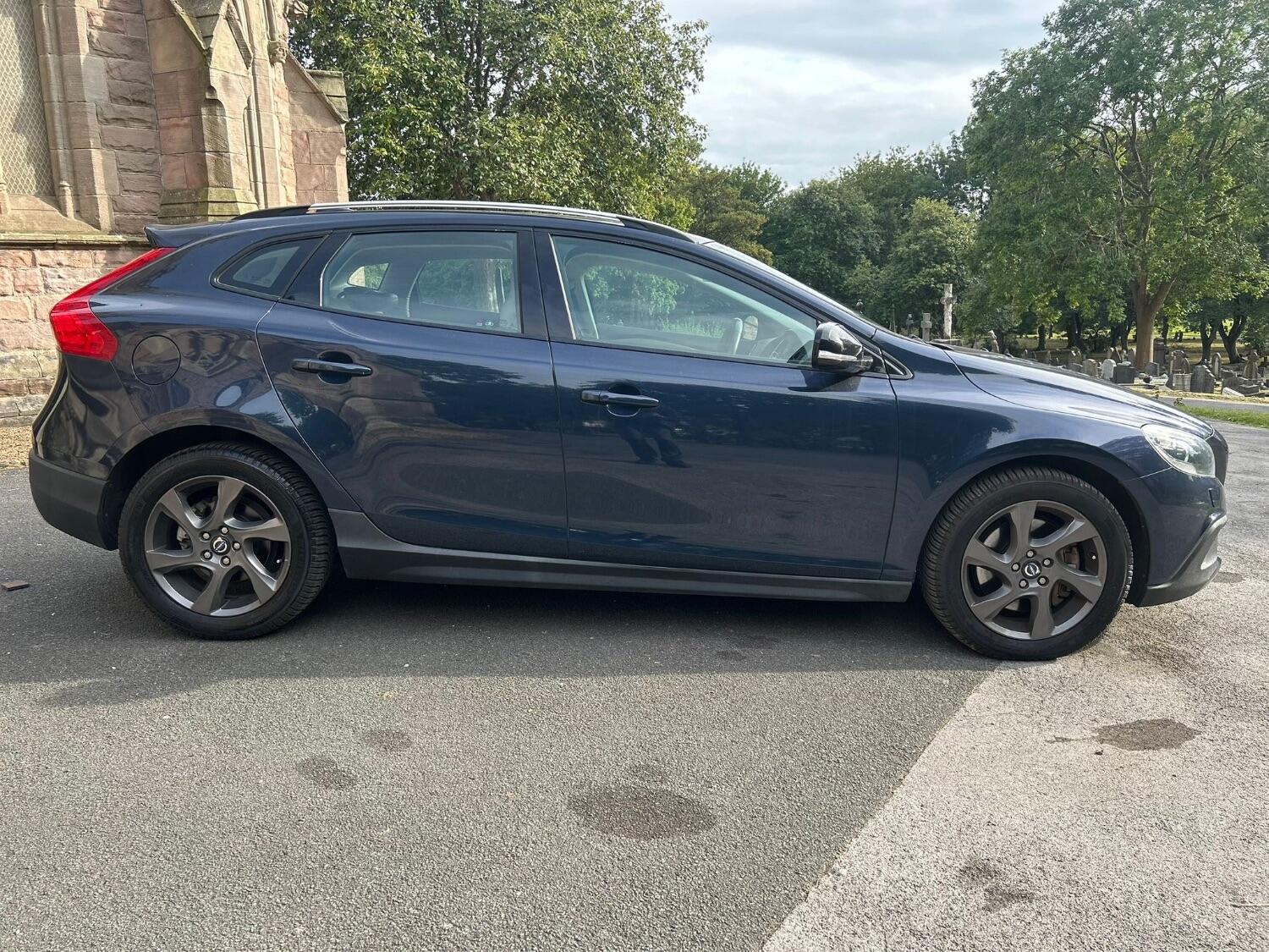 Used Volvo V40 Cross Country 2025 for sale - 76380336: Photo 8