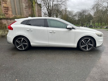 Used Volvo V40 2017 for sale - 78646787: Photo