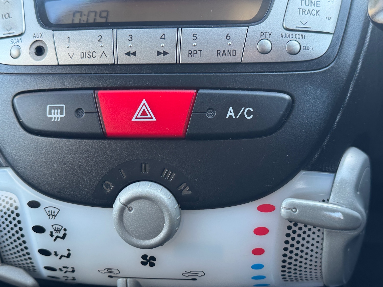 Used Toyota AYGO 2013 for sale - 77234660: Photo 12