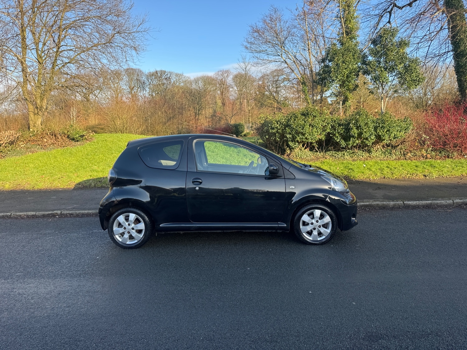 Used Toyota AYGO 2013 for sale - 77234660: Photo 8