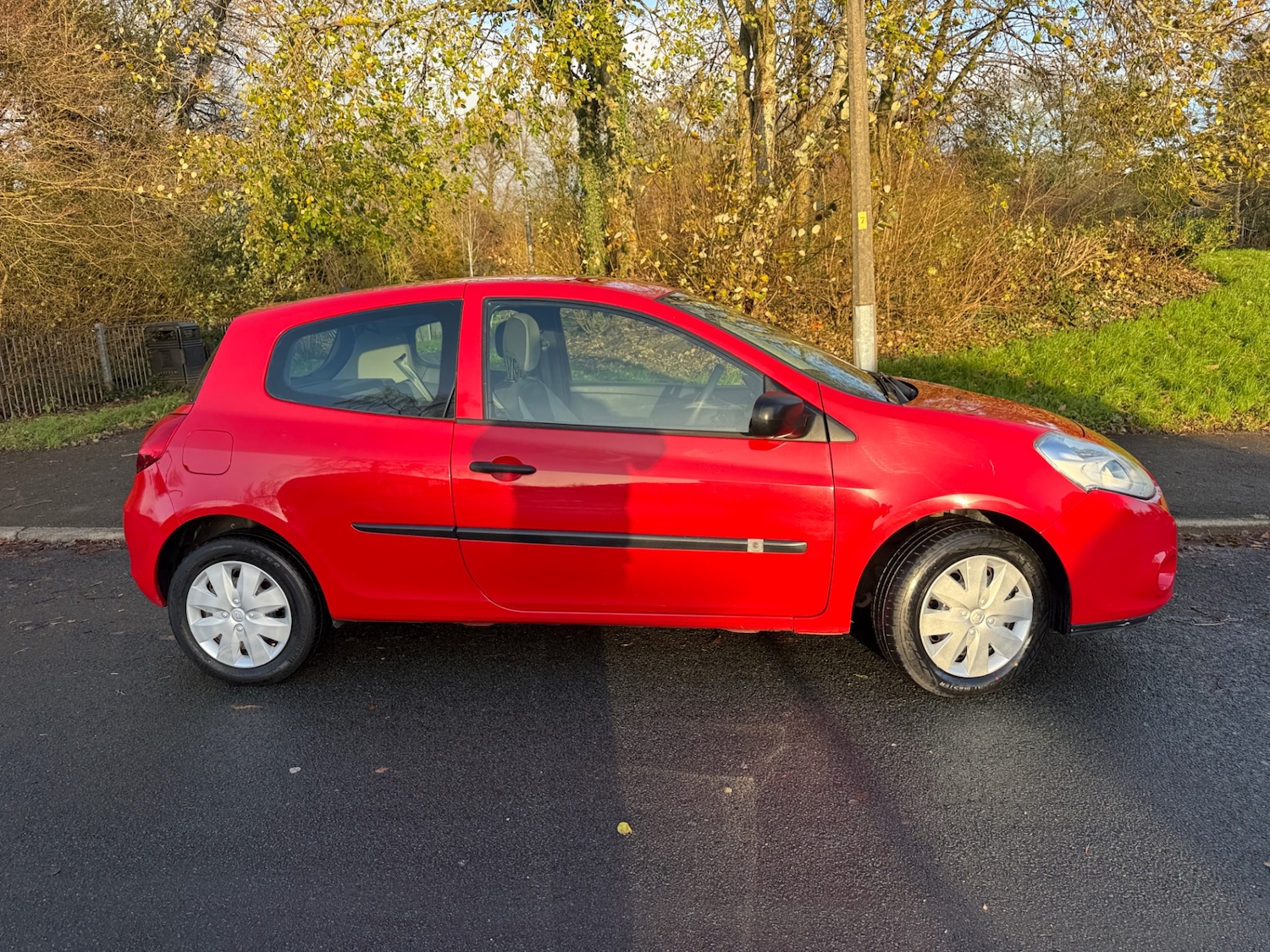 Used Renault Clio 2009 for sale - 76795097: Photo 2
