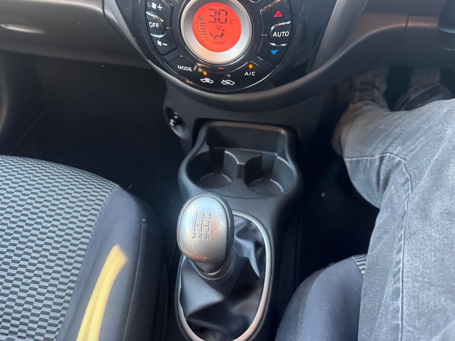 Used Nissan Micra 2015 for sale - 76682104: Photo 14