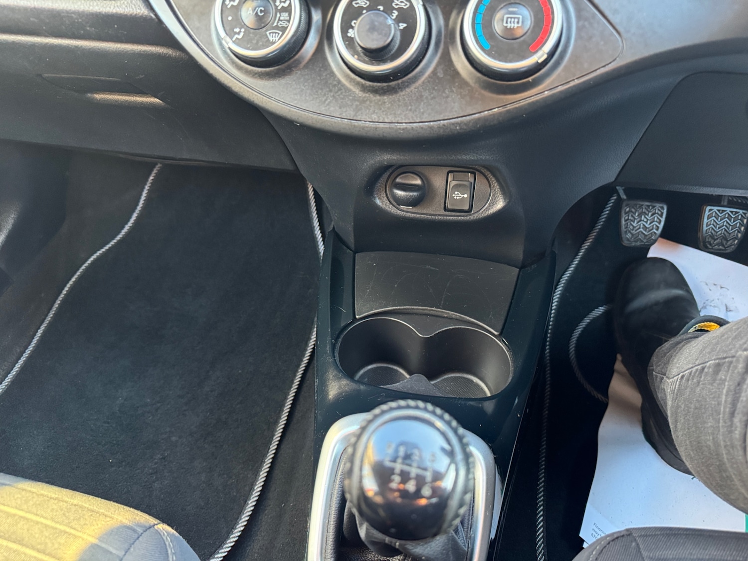 Used Toyota Yaris 2016 for sale - 77234654: Photo 12