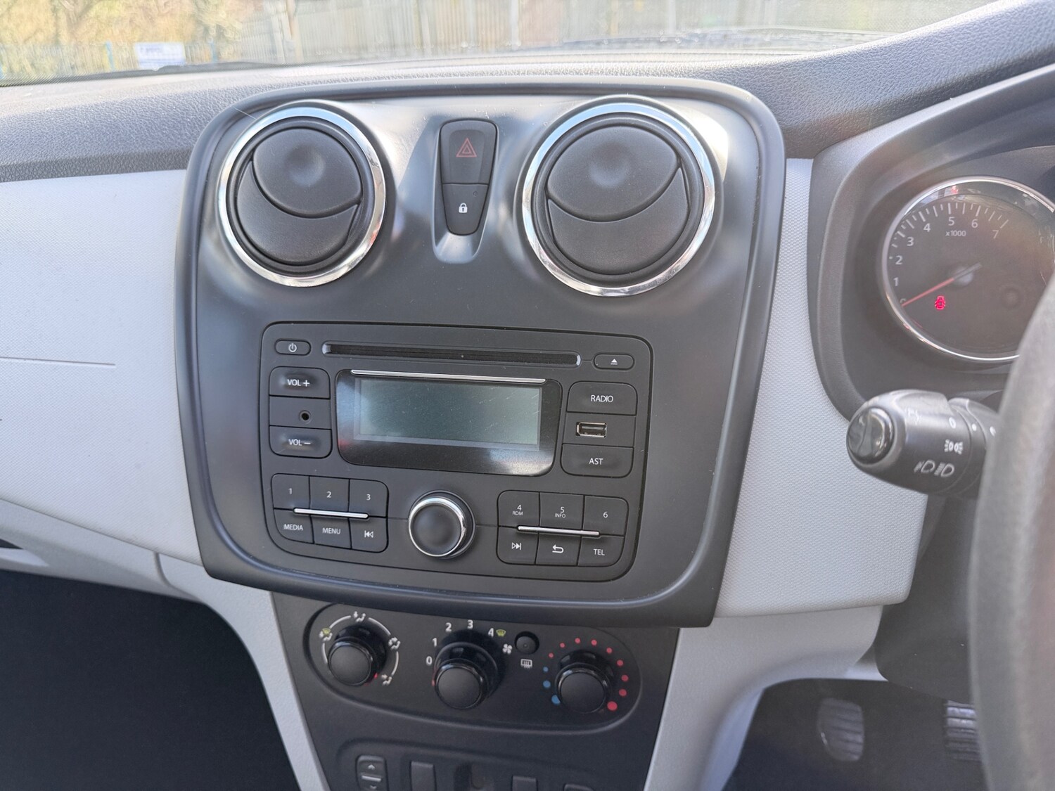 Used Dacia Sandero 2013 for sale - 77951062: Photo 11