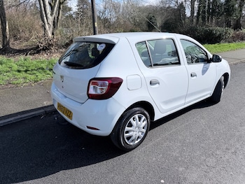 Used Dacia Sandero 2013 for sale - 77951062: Photo