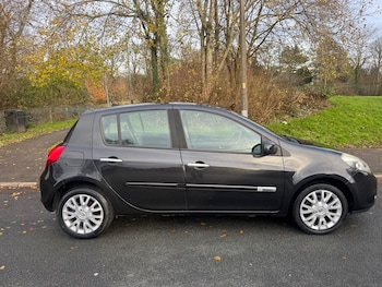 Used Renault Clio 2011 for sale - 76796182: Photo