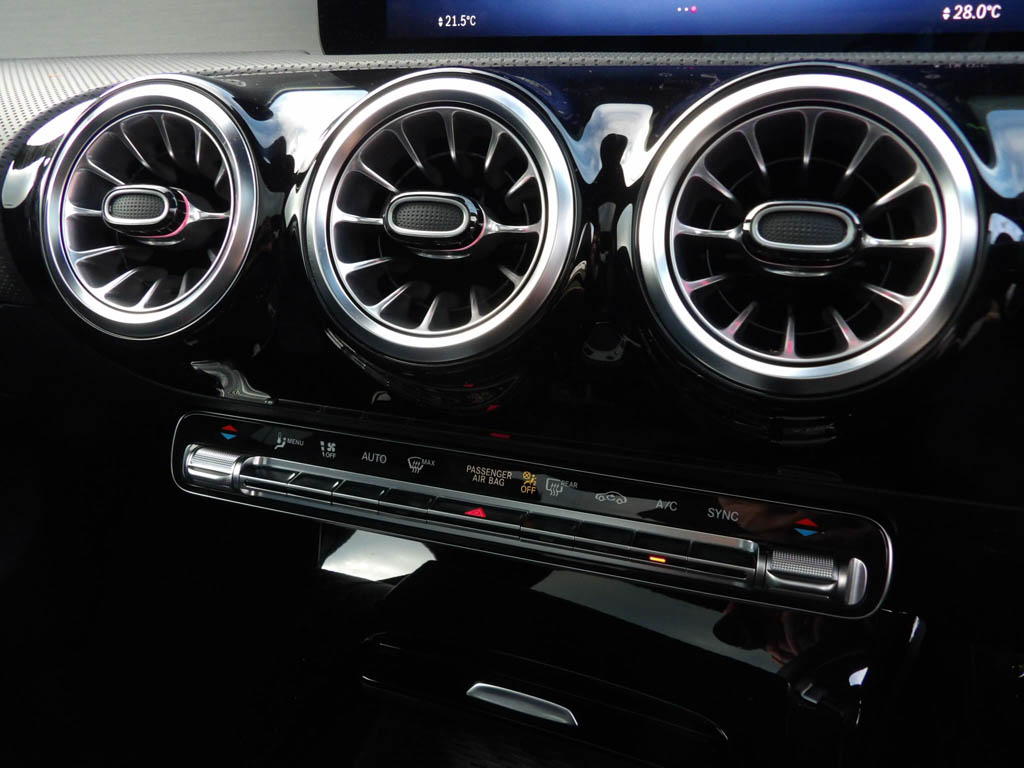 Used Mercedes-Benz CLA 2023 for sale - 76676311: Photo 25