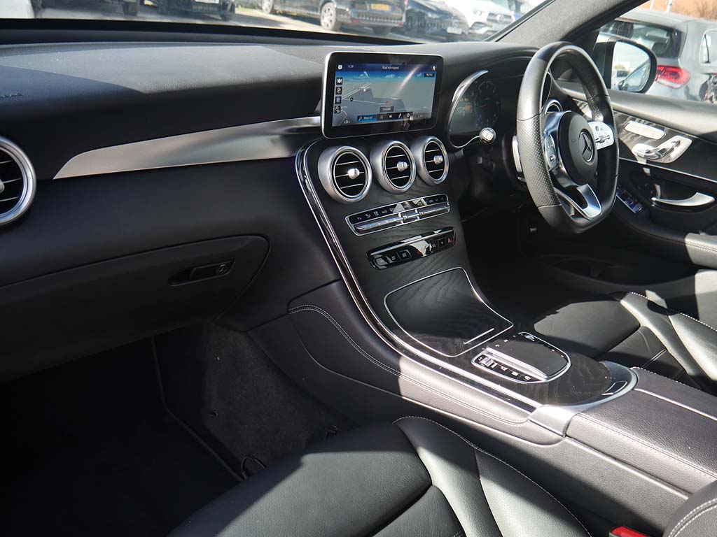 Used Mercedes-Benz GLC 2020 for sale - 77951425: Photo 3